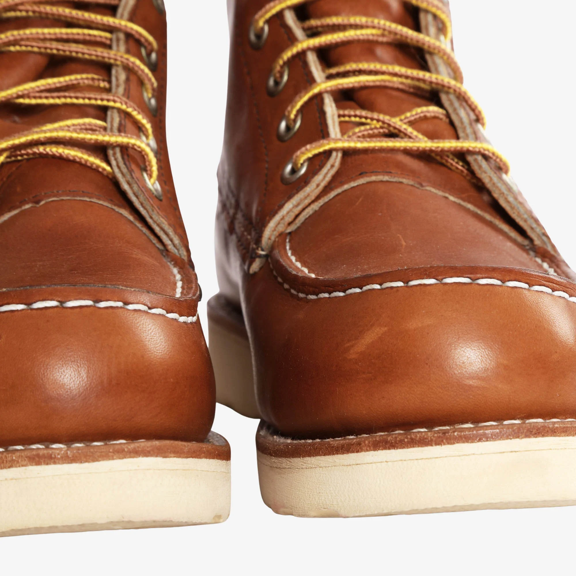 877 Classic Moc Toe Boots - Image 7