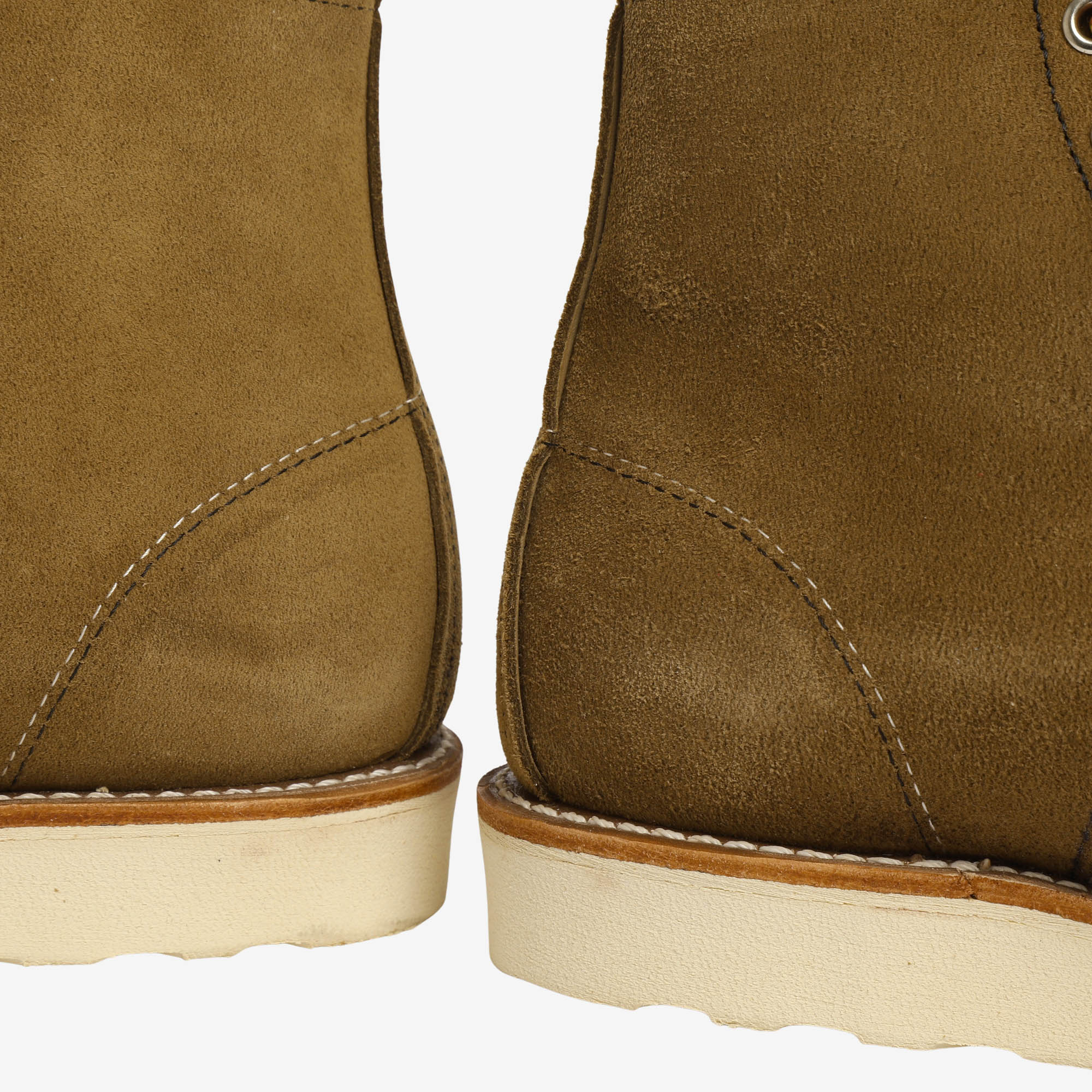 8881 Classic Moc Toe Boots - Image 6