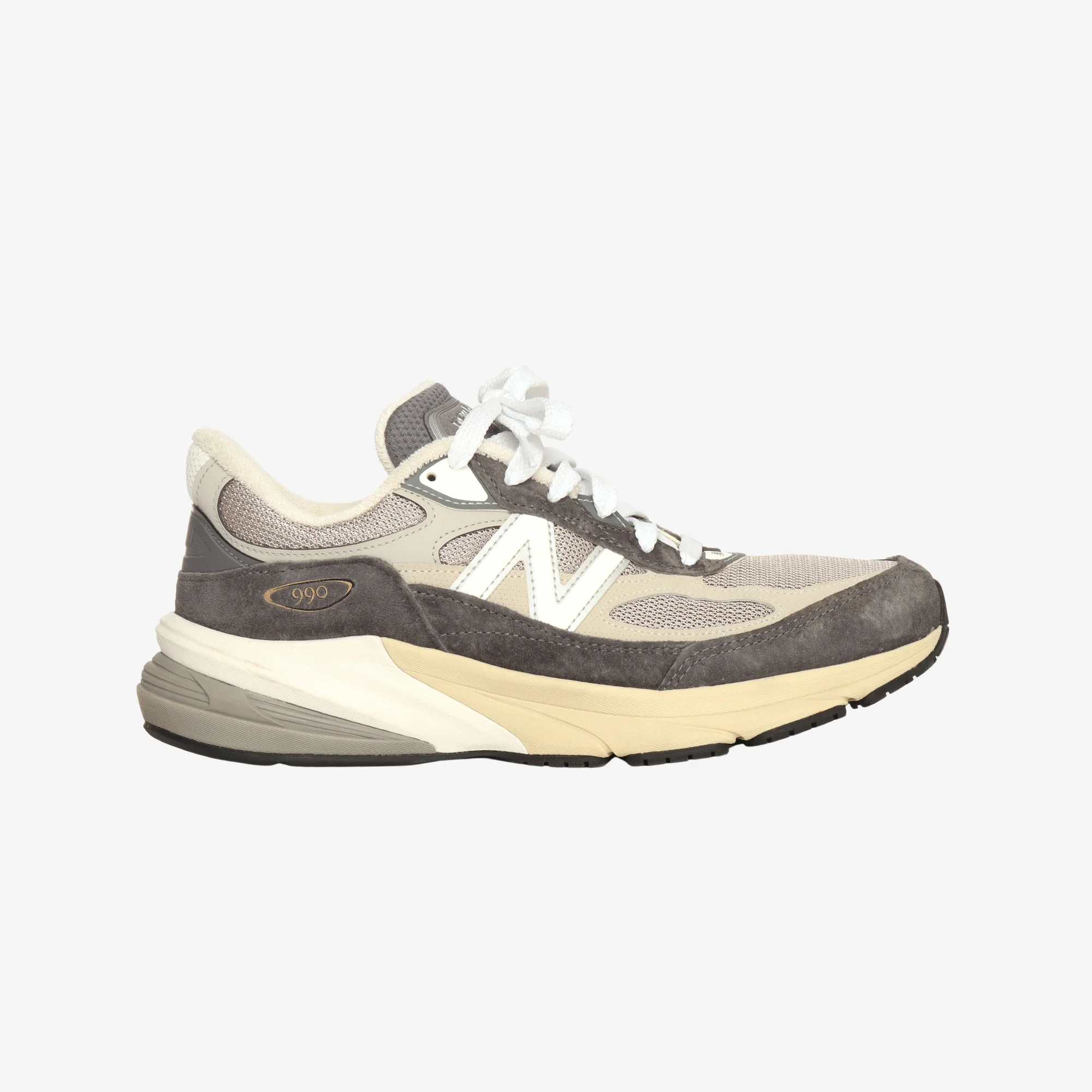 990v6 Sneakers