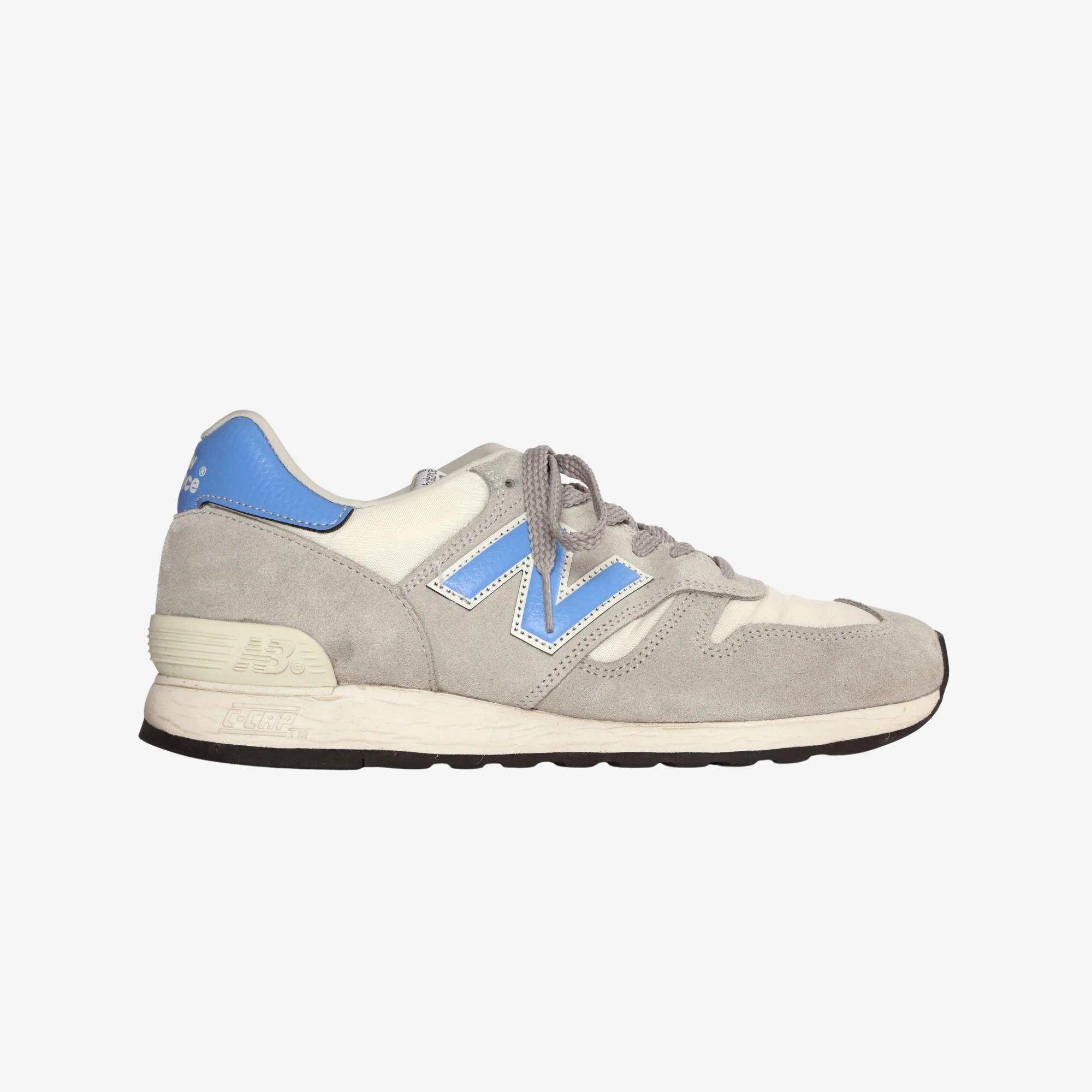 M670 Sneakers