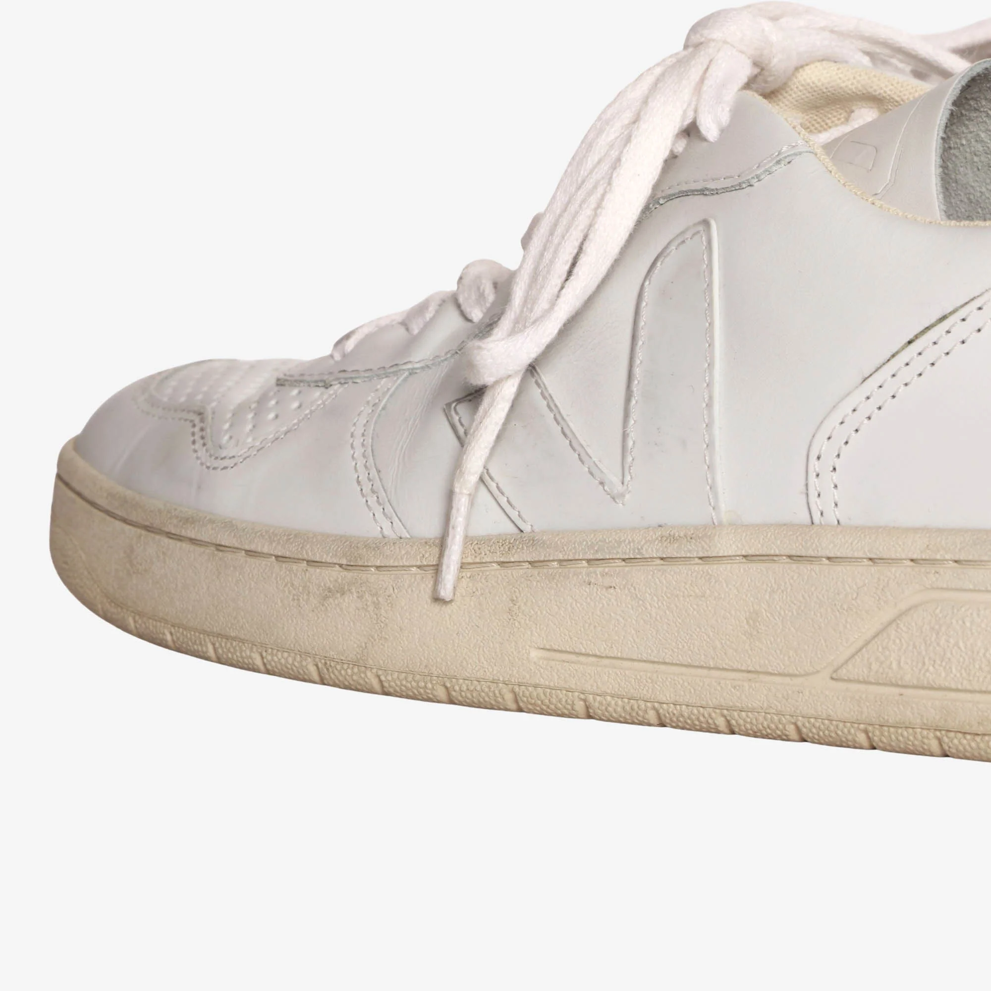 V10 Leather Sneakers - Image 7