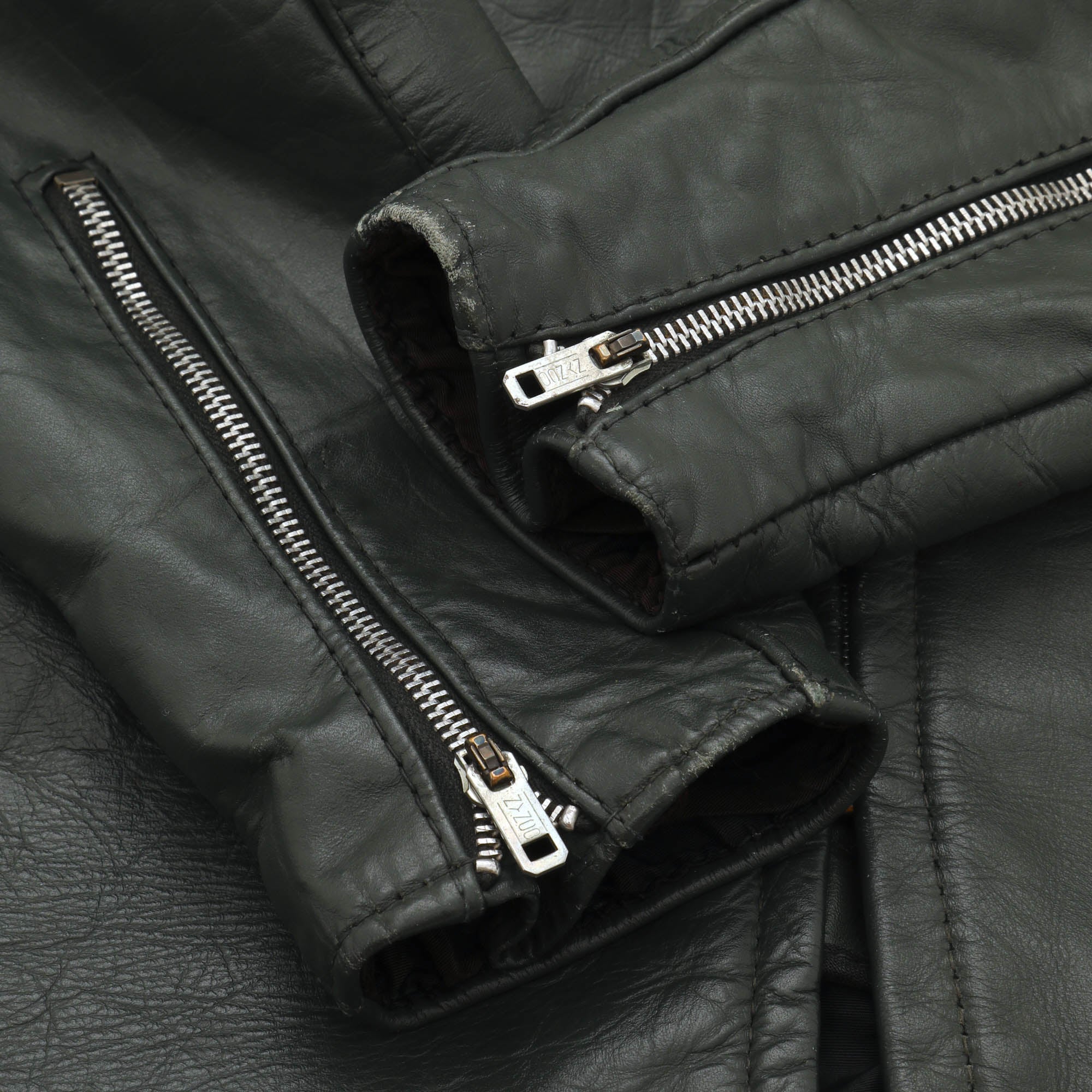 Vintage 1970s Cafe Racer Leather Jacket - Image 5
